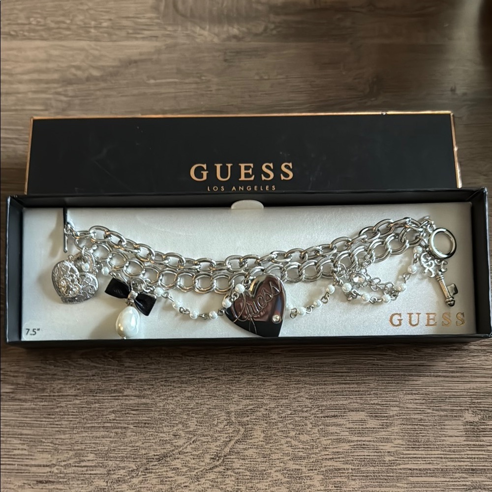 Guess Silver Bracelet with Elegant Design
